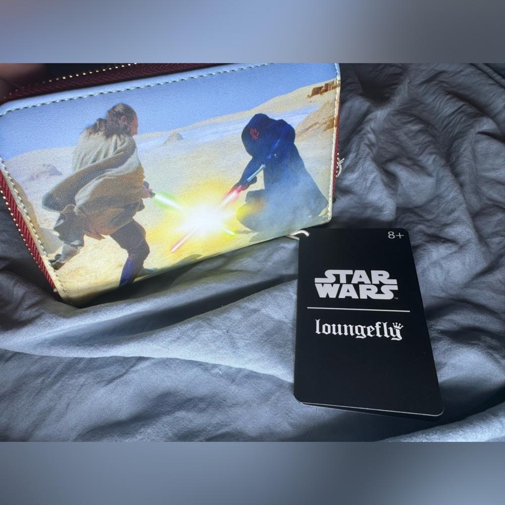 NWT Loungefly Star Wars “Anakin vs. Obi-Wan” Zip Wallet - Picture 3 of 4